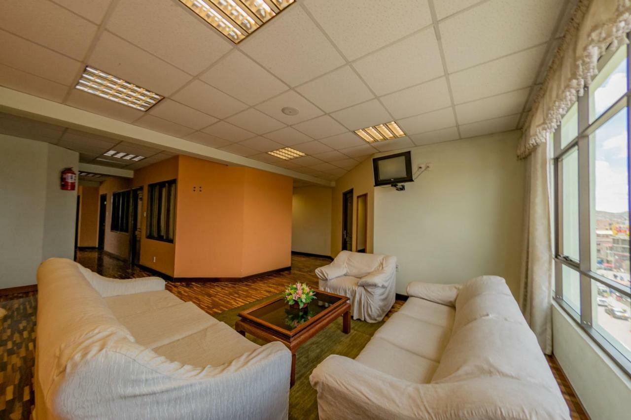 Hotel Oporto Oruro Bagian luar foto