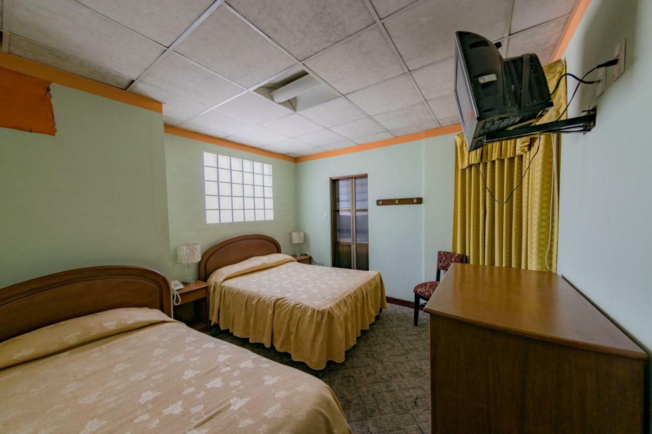 Hotel Oporto Oruro Bagian luar foto